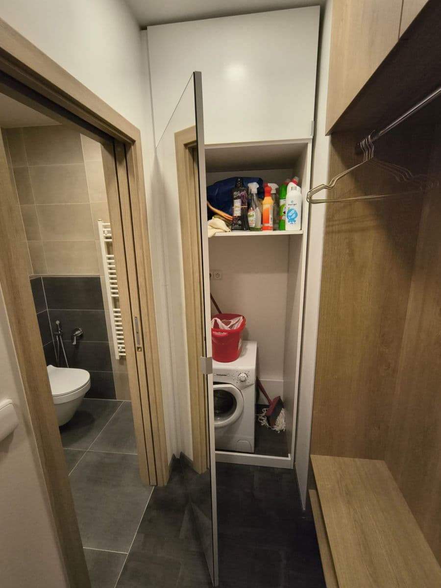 Pronájem bytu 1+1 39 m², Kafkova, Praha, Praha Pronájem bytu 1+1 39 m², Kafkova, Praha, Praha