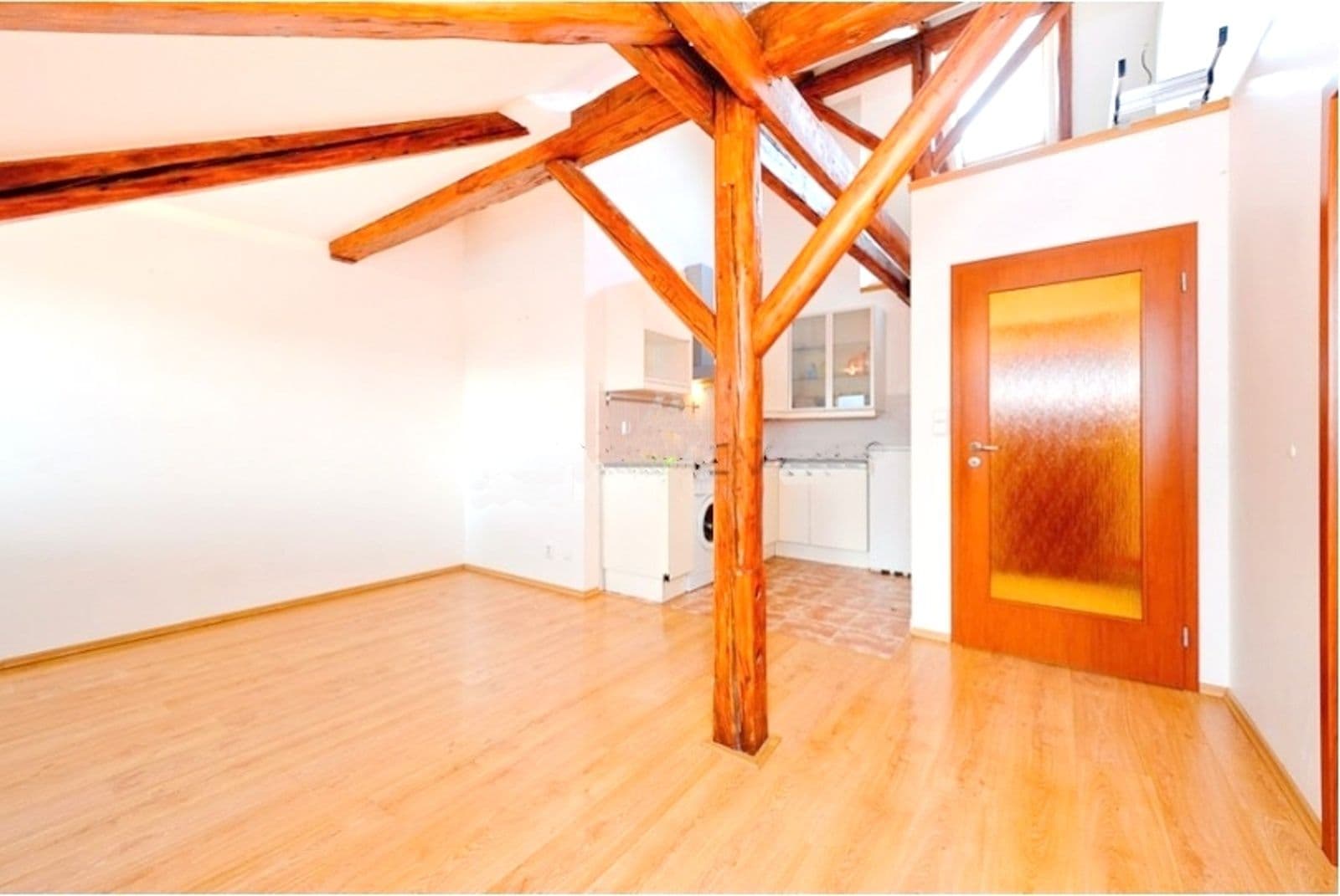 Pronájem bytu 2+kk 55 m², Klapkova, Praha, Praha Pronájem bytu 2+kk 55 m², Klapkova, Praha, Praha