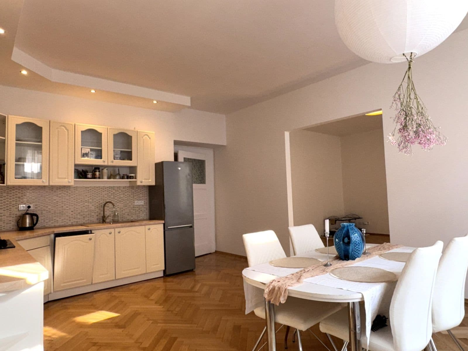 Pronájem bytu 3+1 125 m², náměstí Jiřího z Poděbrad, Praha, Praha Pronájem bytu 3+1 125 m², náměstí Jiřího z Poděbrad, Praha, Praha