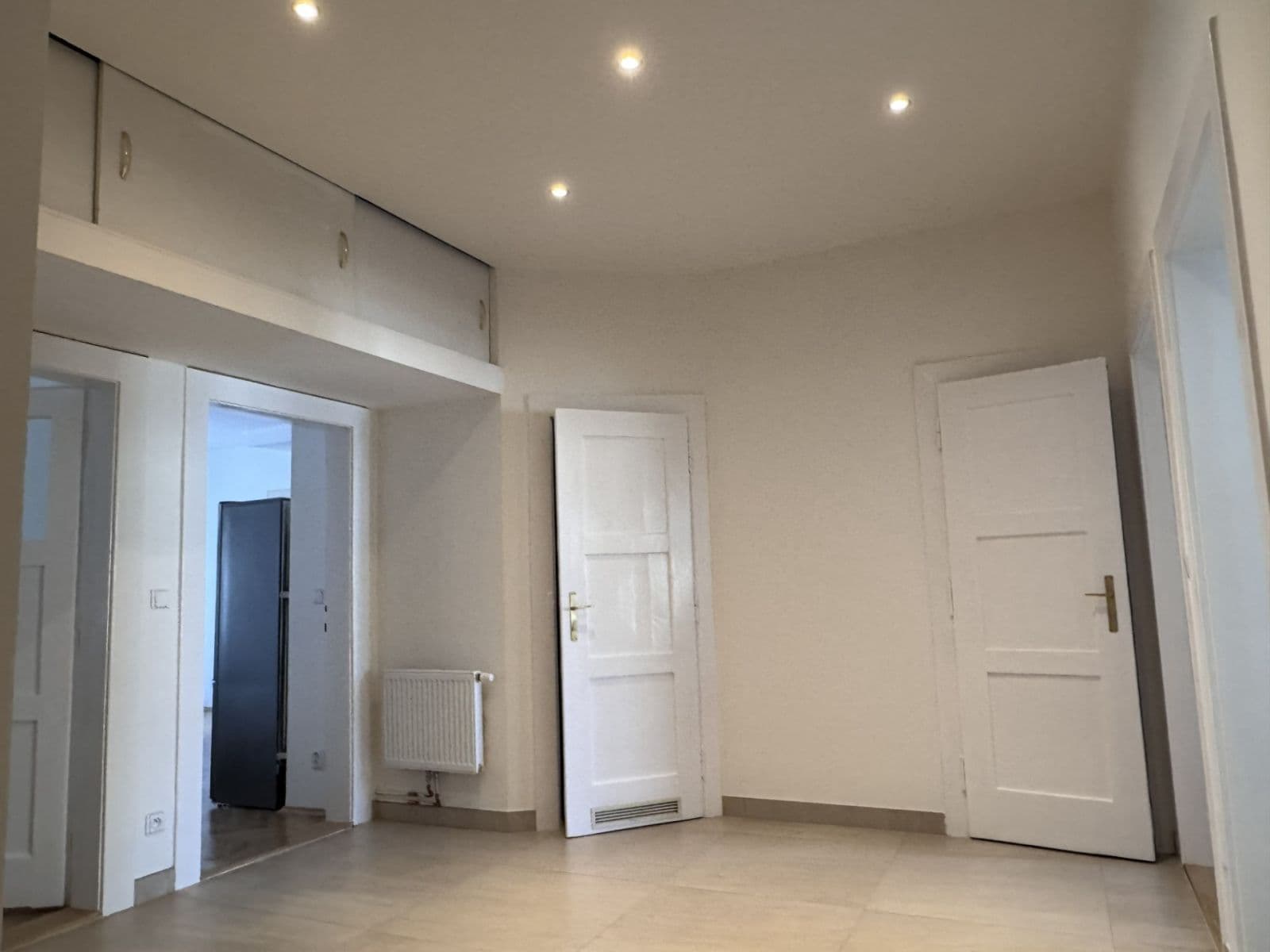 Pronájem bytu 3+1 125 m², náměstí Jiřího z Poděbrad, Praha, Praha Pronájem bytu 3+1 125 m², náměstí Jiřího z Poděbrad, Praha, Praha