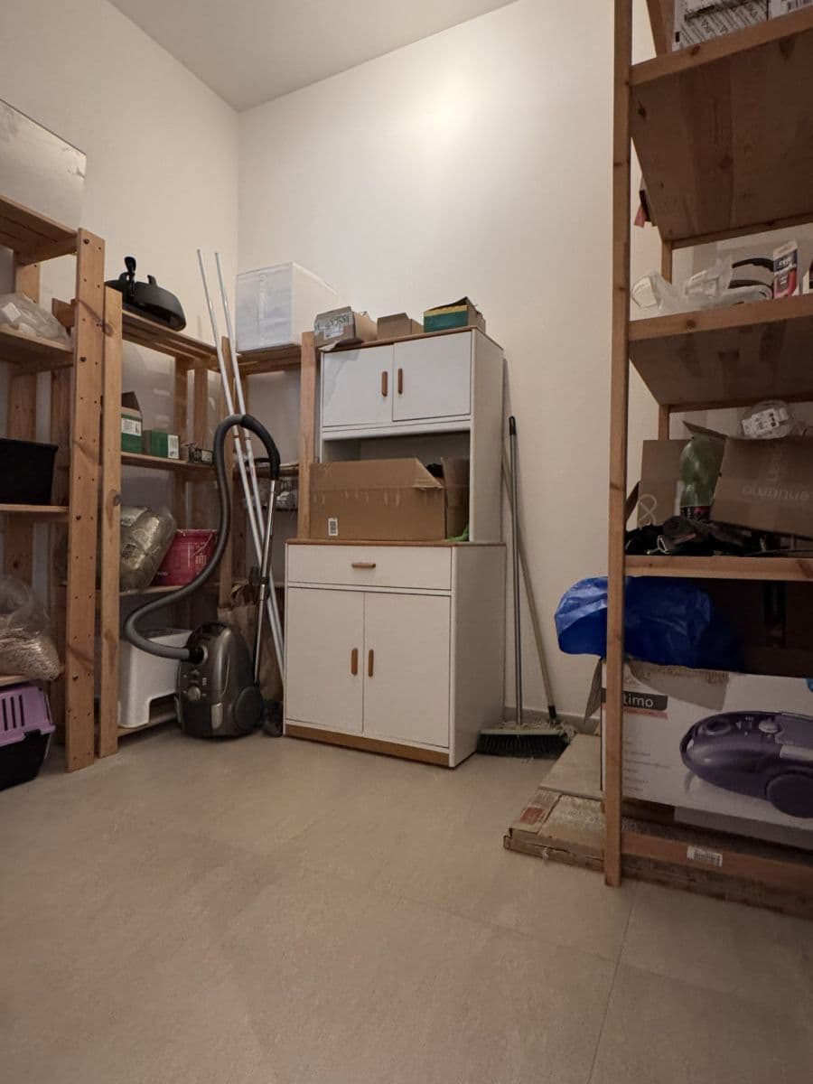 Pronájem bytu 3+1 125 m², náměstí Jiřího z Poděbrad, Praha, Praha Pronájem bytu 3+1 125 m², náměstí Jiřího z Poděbrad, Praha, Praha