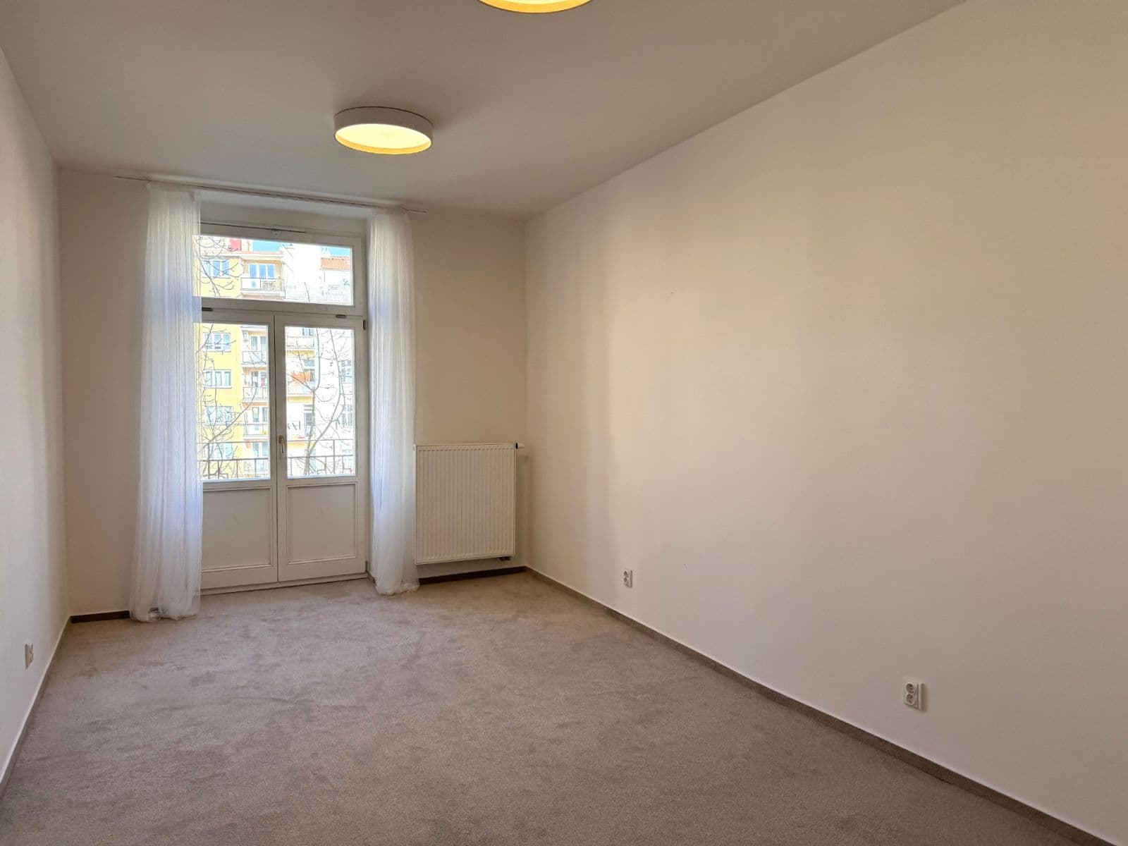 Pronájem bytu 3+1 125 m², náměstí Jiřího z Poděbrad, Praha, Praha Pronájem bytu 3+1 125 m², náměstí Jiřího z Poděbrad, Praha, Praha