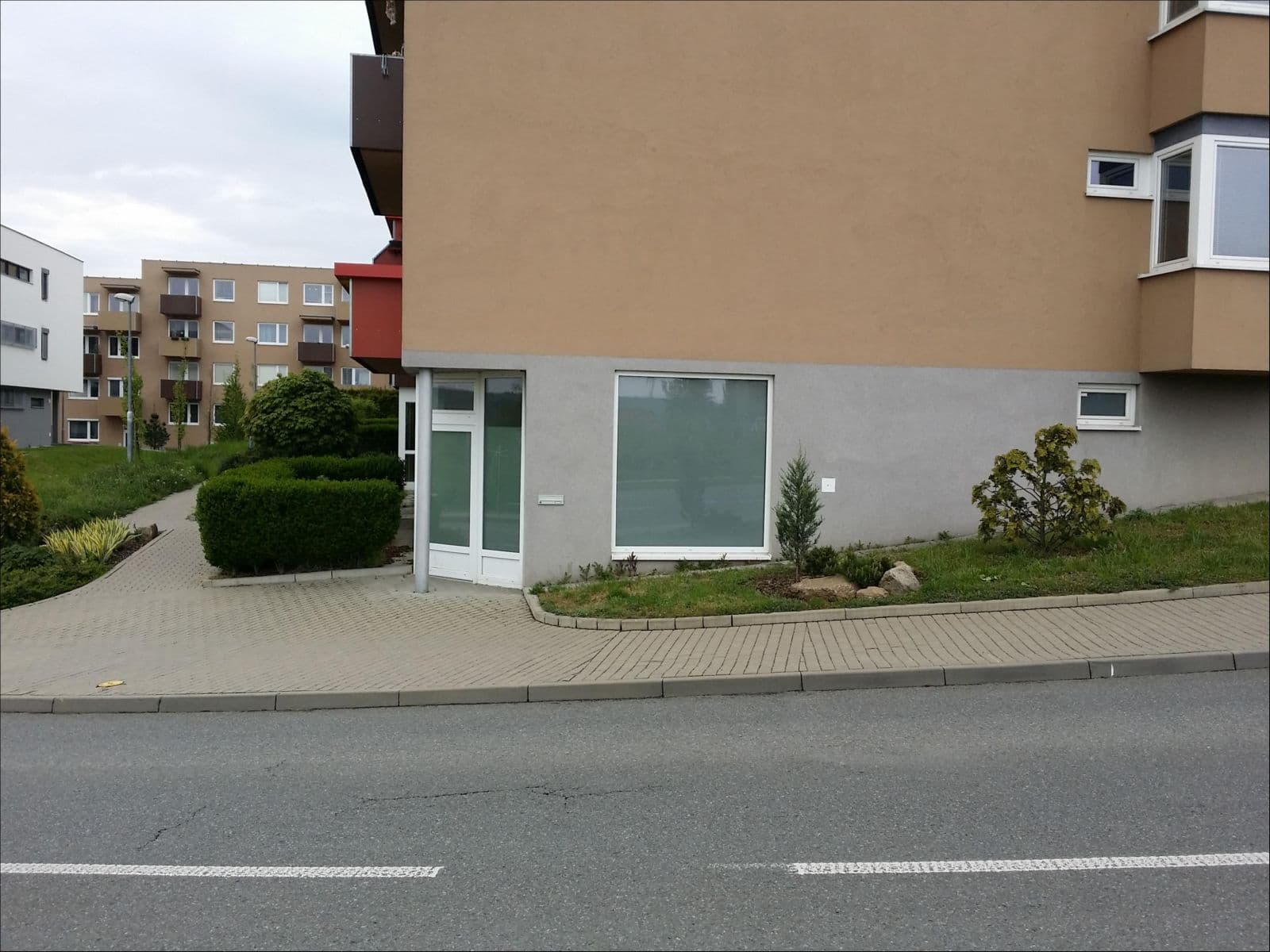 Pronájem nebytového prostoru 75 m², Hvozdecká, Brno, Jihomoravský kraj Pronájem nebytového prostoru 75 m², Hvozdecká, Brno, Jihomoravský kraj