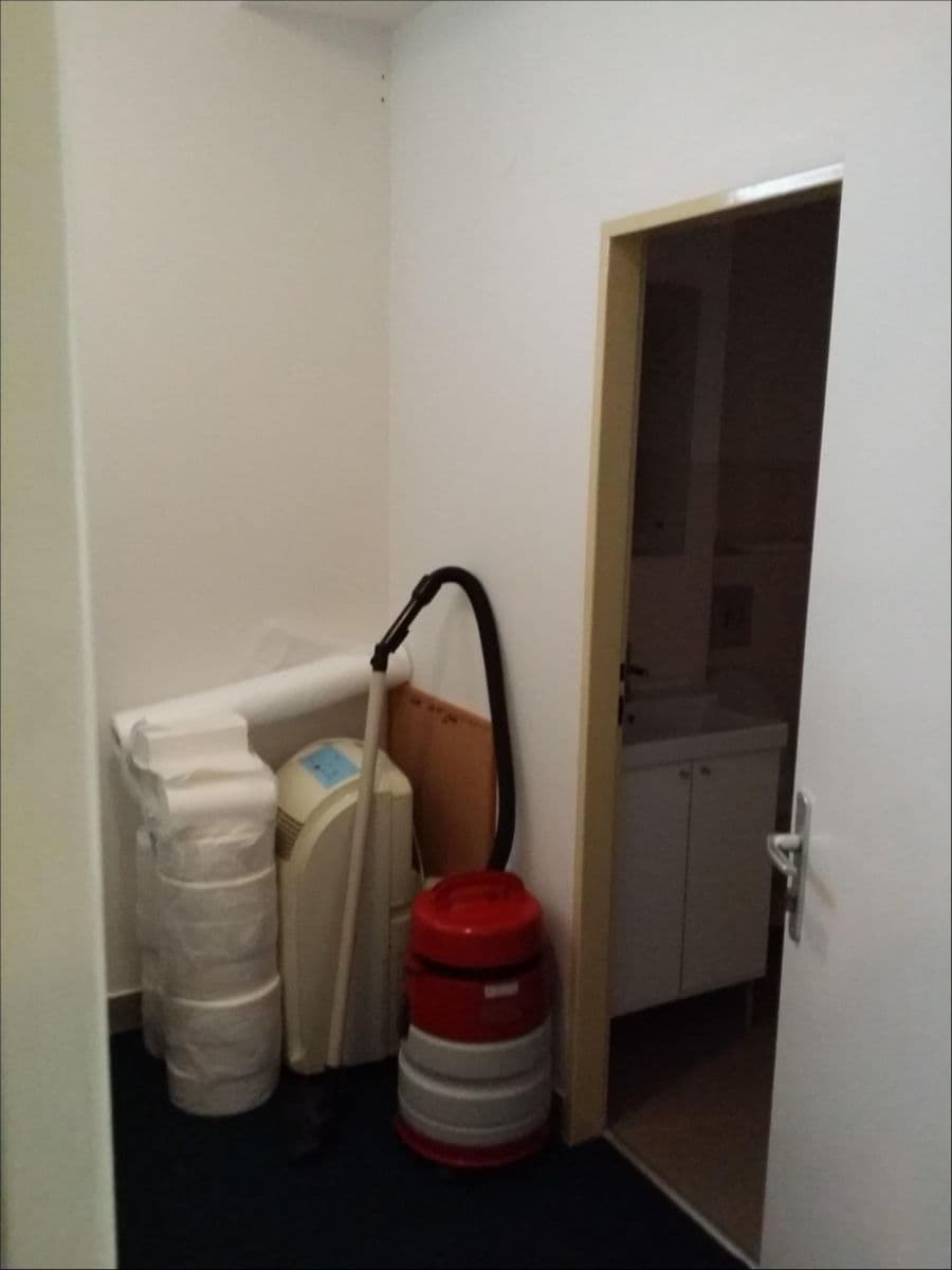 Pronájem nebytového prostoru 75 m², Hvozdecká, Brno, Jihomoravský kraj Pronájem nebytového prostoru 75 m², Hvozdecká, Brno, Jihomoravský kraj