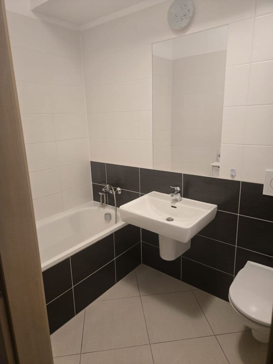 Pronájem bytu 1+kk 28 m², Zakšínská, Praha, Praha Pronájem bytu 1+kk 28 m², Zakšínská, Praha, Praha