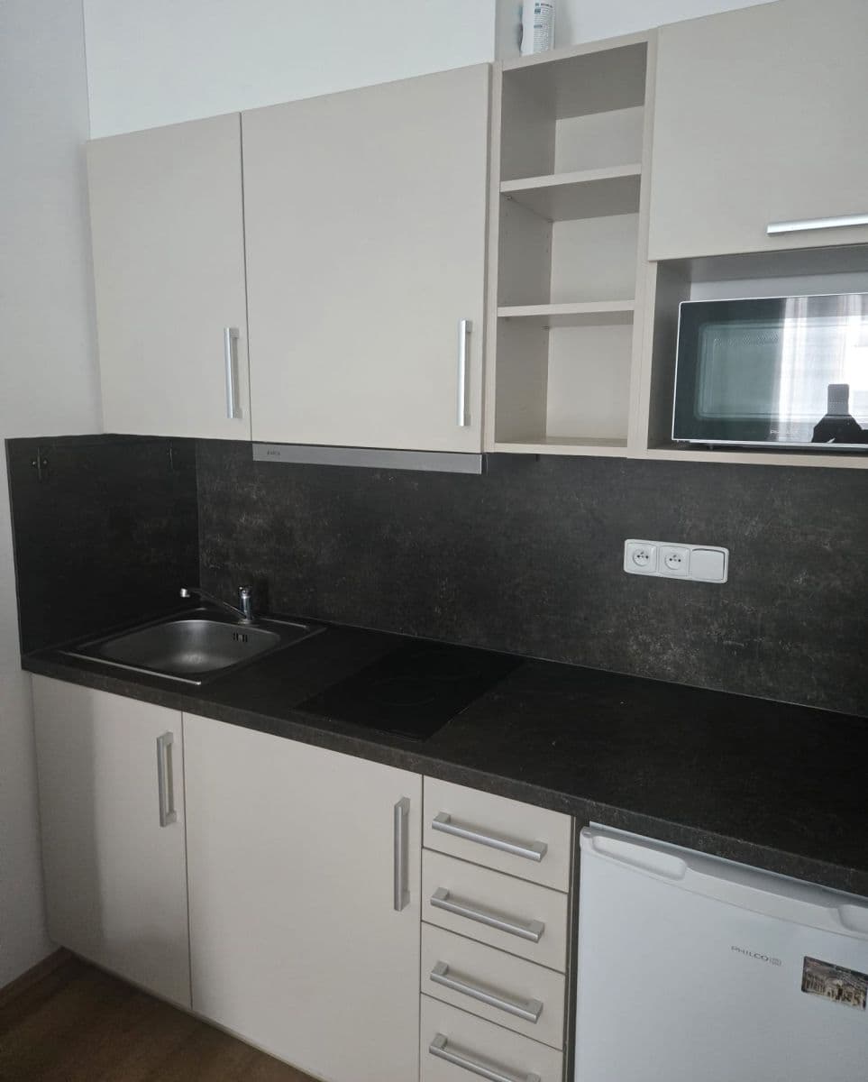 Pronájem bytu 1+kk 28 m², Zakšínská, Praha, Praha Pronájem bytu 1+kk 28 m², Zakšínská, Praha, Praha