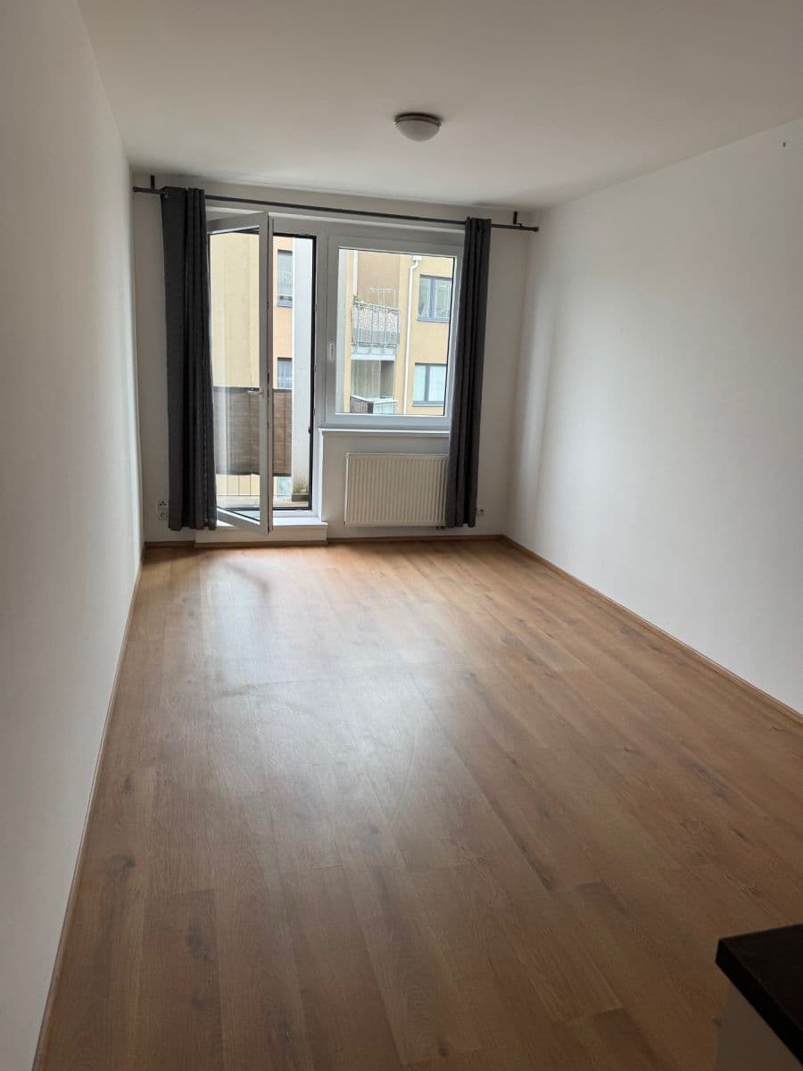 Pronájem bytu 1+kk 28 m², Zakšínská, Praha, Praha Pronájem bytu 1+kk 28 m², Zakšínská, Praha, Praha