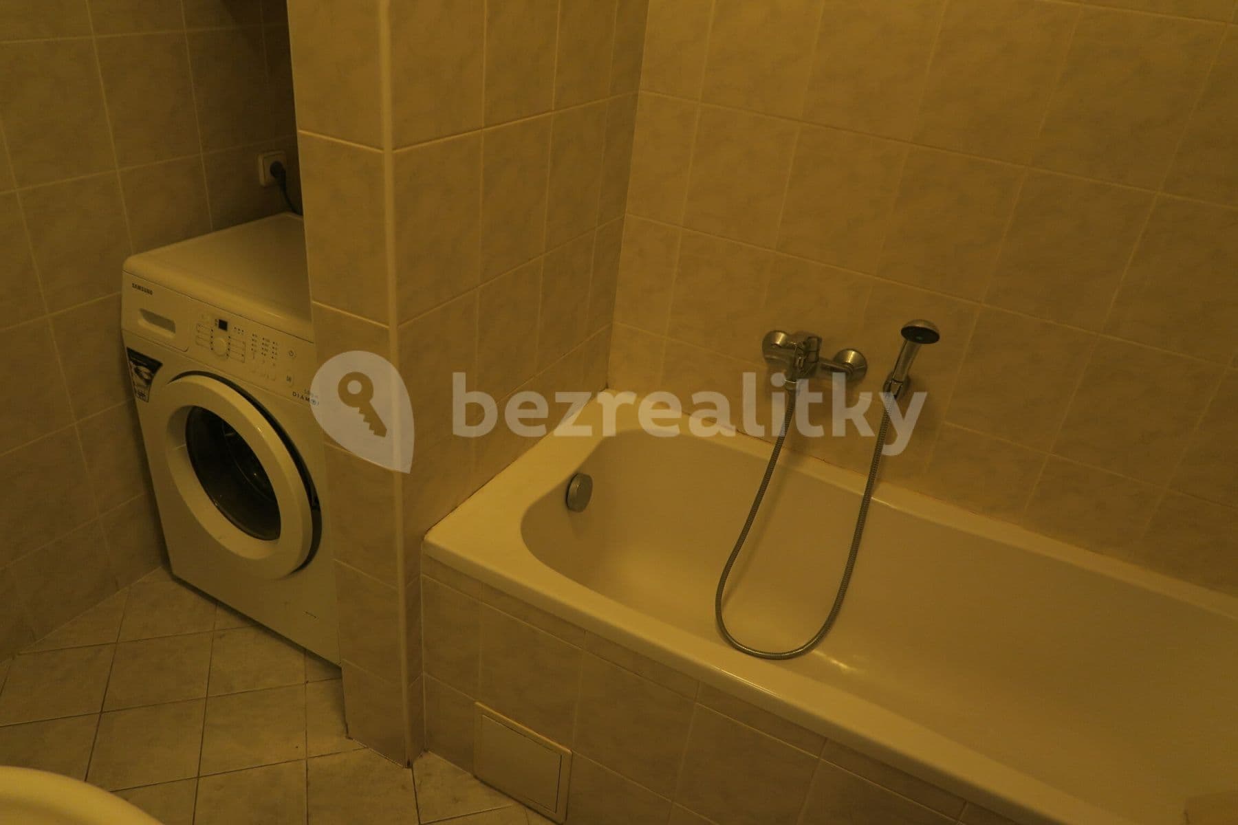 Pronájem bytu 2+kk 65 m², Irská, Praha, Praha Pronájem bytu 2+kk 65 m², Irská, Praha, Praha