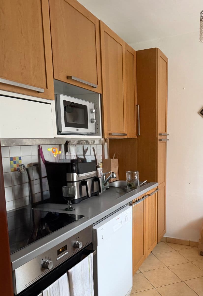 Pronájem bytu 3+1 70 m², Holčovická, Praha, Praha Pronájem bytu 3+1 70 m², Holčovická, Praha, Praha