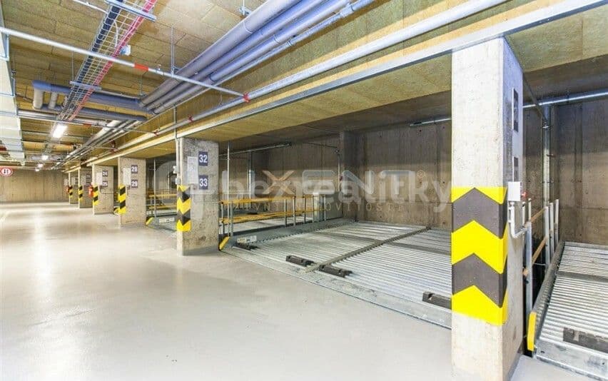 Pronájem bytu Garsoniéra 43 m², Na Hřebenkách, Praha, Praha Pronájem bytu Garsoniéra 43 m², Na Hřebenkách, Praha, Praha