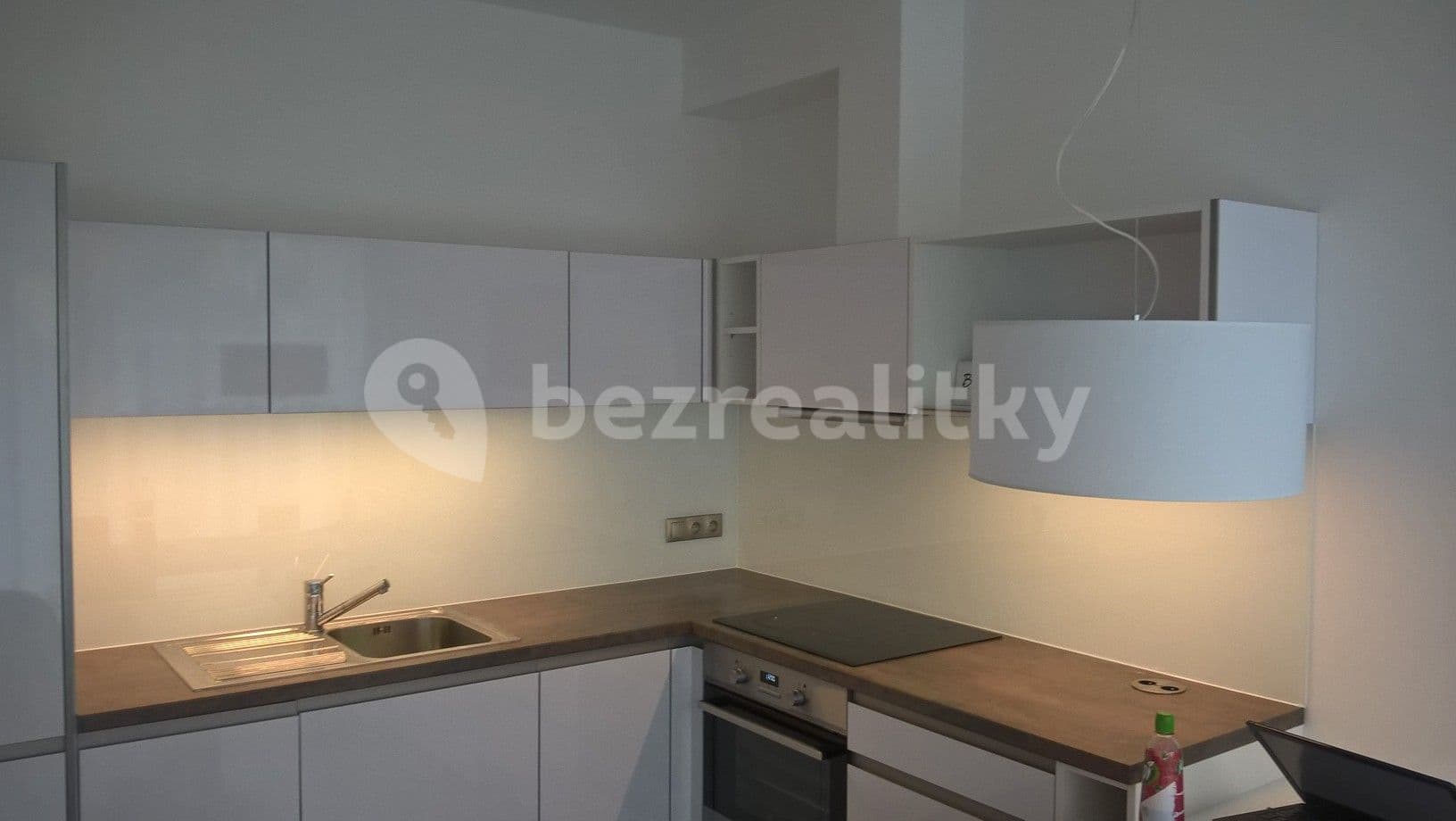 Pronájem bytu Garsoniéra 43 m², Na Hřebenkách, Praha, Praha Pronájem bytu Garsoniéra 43 m², Na Hřebenkách, Praha, Praha