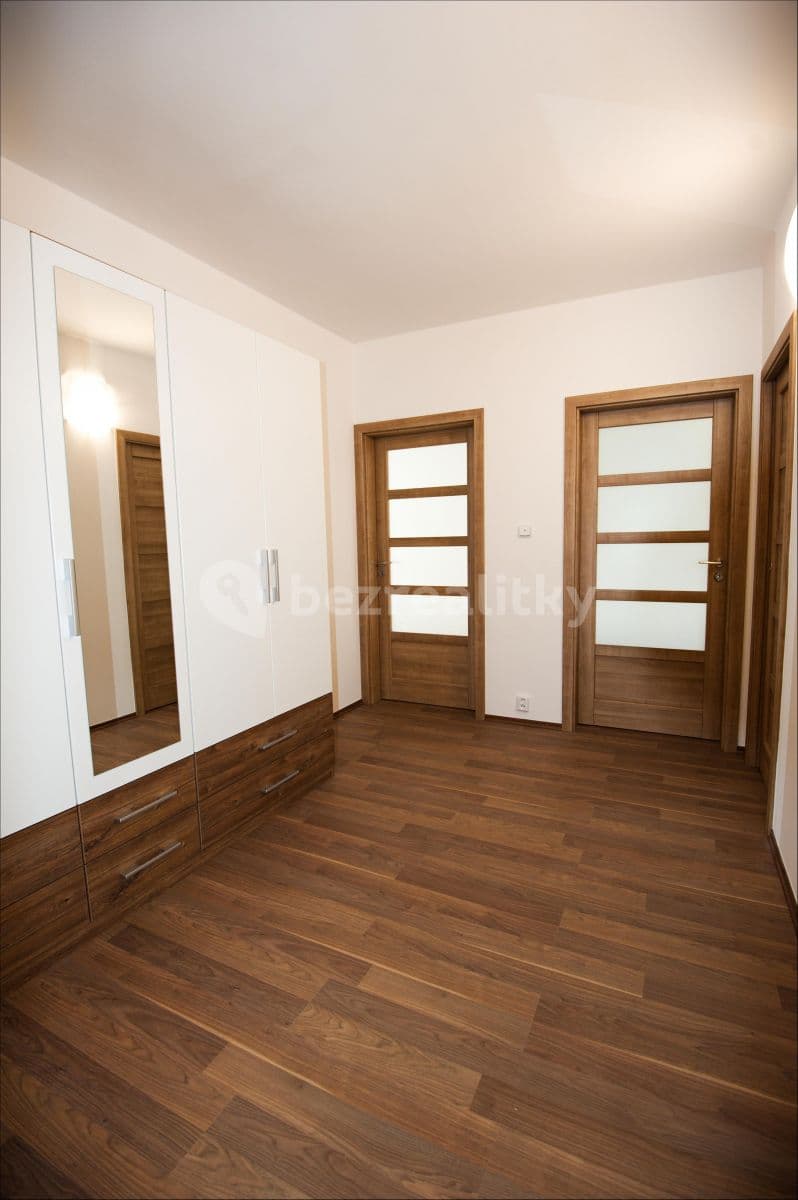 Pronájem bytu 2+1 67 m², Zárubova, Praha, Praha Pronájem bytu 2+1 67 m², Zárubova, Praha, Praha