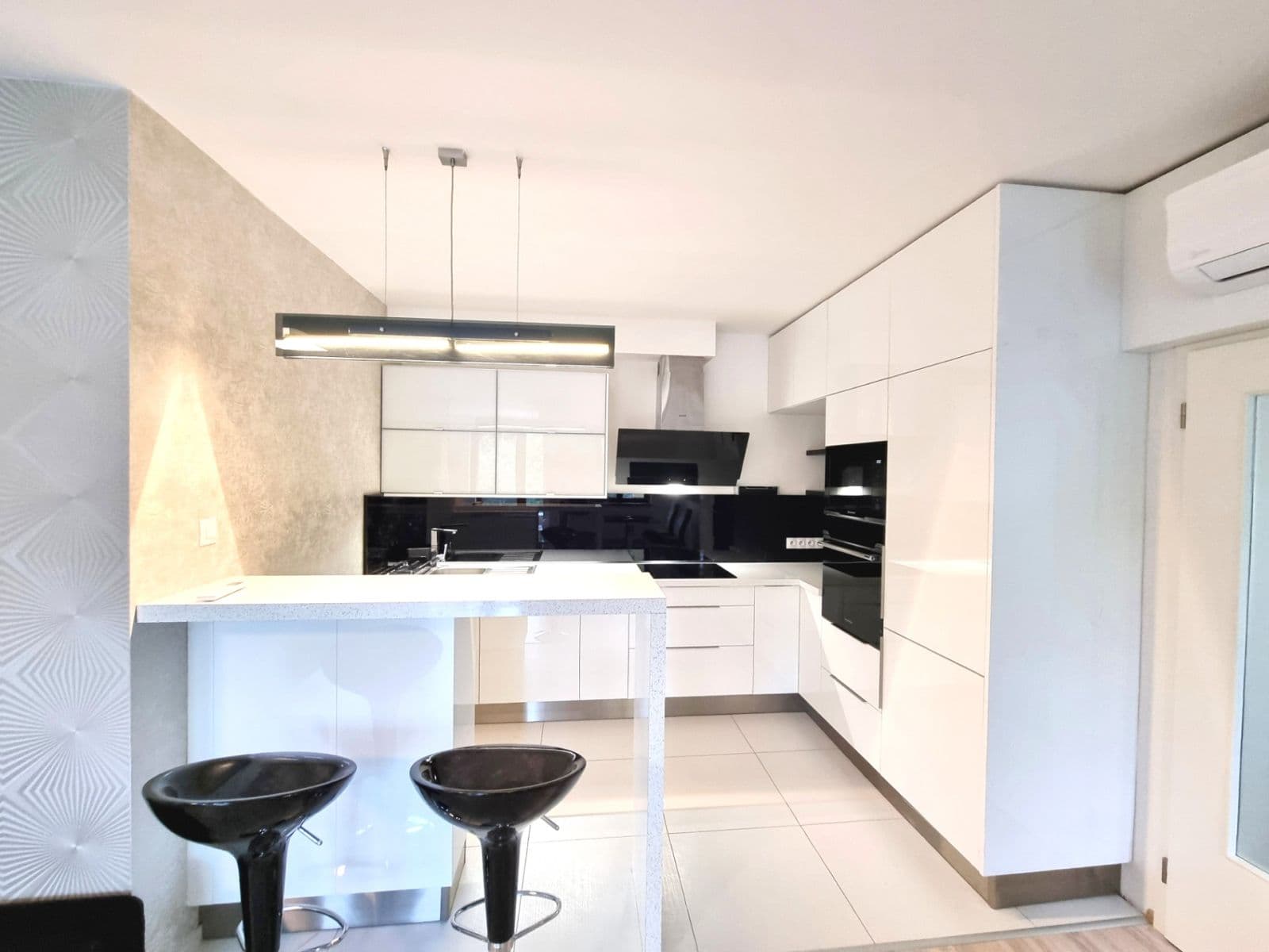 Pronájem bytu 3+kk 92 m², K Náhonu, Praha, Praha Pronájem bytu 3+kk 92 m², K Náhonu, Praha, Praha