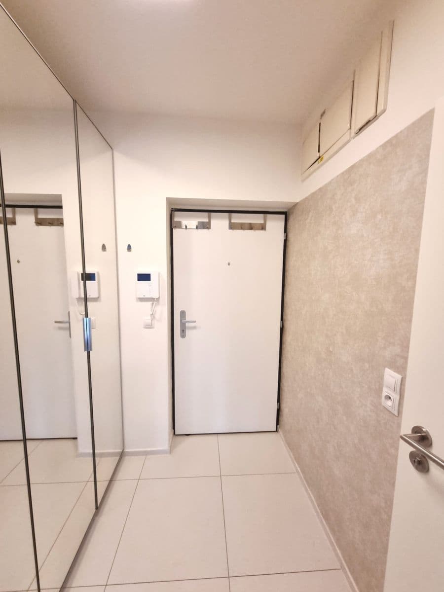 Pronájem bytu 3+kk 92 m², K Náhonu, Praha, Praha Pronájem bytu 3+kk 92 m², K Náhonu, Praha, Praha