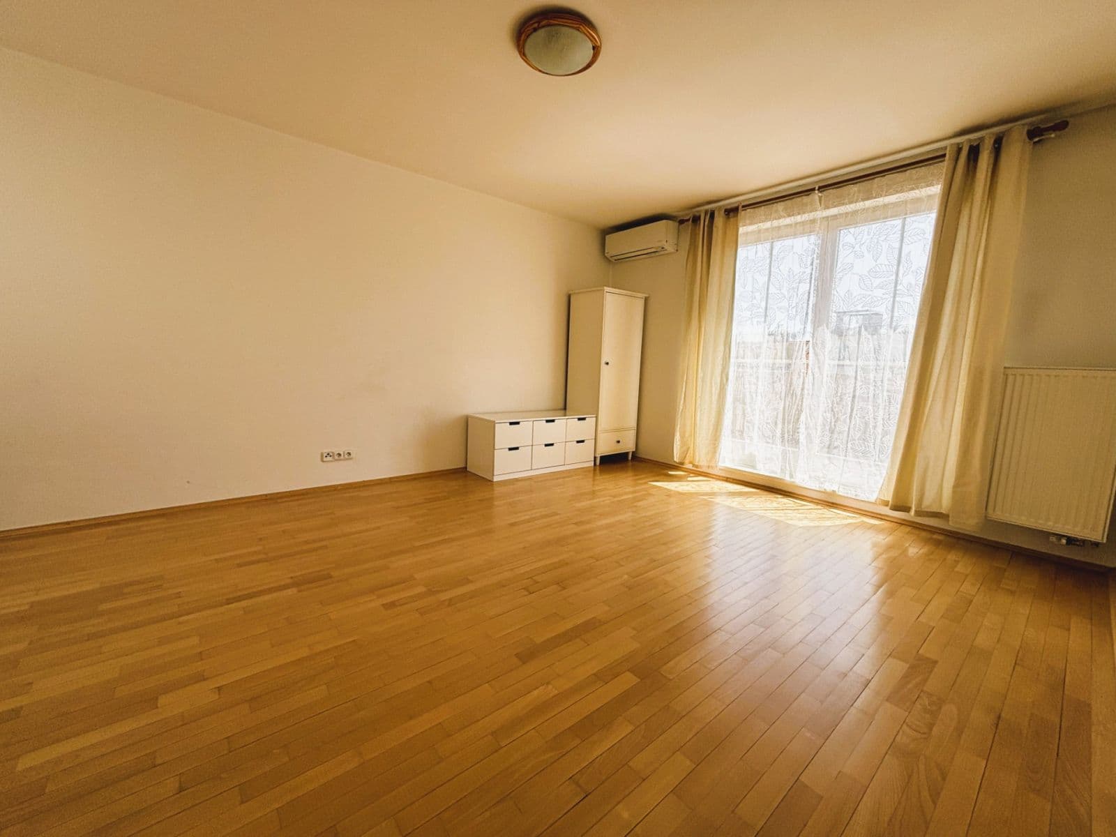 Pronájem bytu 5+kk 240 m², Přemyslovská, Praha, Praha Pronájem bytu 5+kk 240 m², Přemyslovská, Praha, Praha
