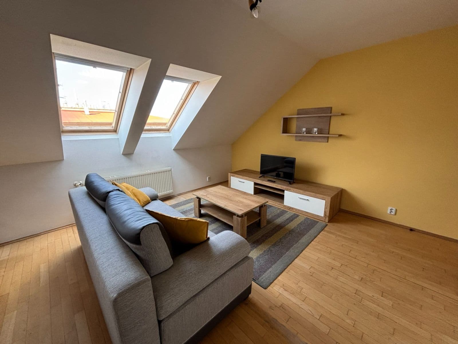 Pronájem bytu 3+kk 93 m², Přemyslovská, Praha, Praha Pronájem bytu 3+kk 93 m², Přemyslovská, Praha, Praha