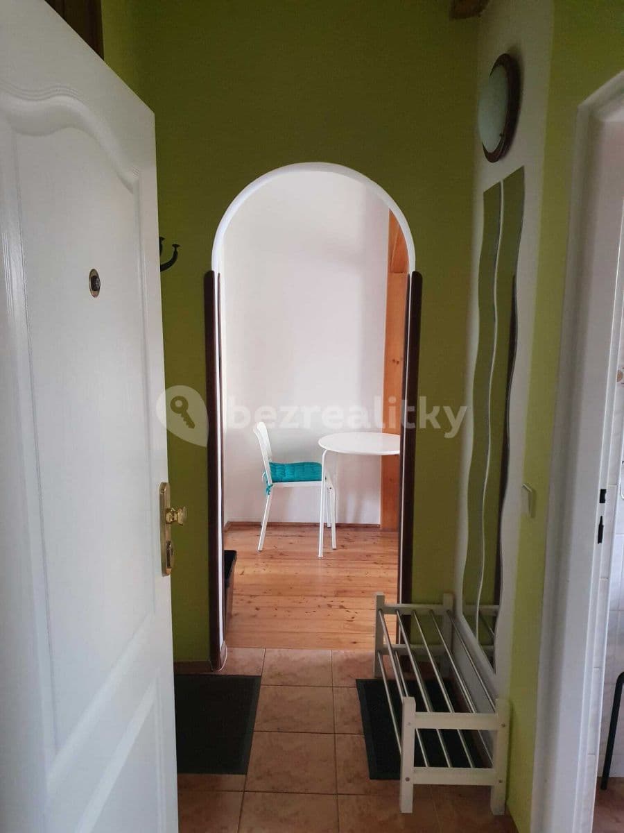 Pronájem bytu 1+1 33 m², Moravská, Karlovy Vary, Karlovarský kraj Pronájem bytu 1+1 33 m², Moravská, Karlovy Vary, Karlovarský kraj