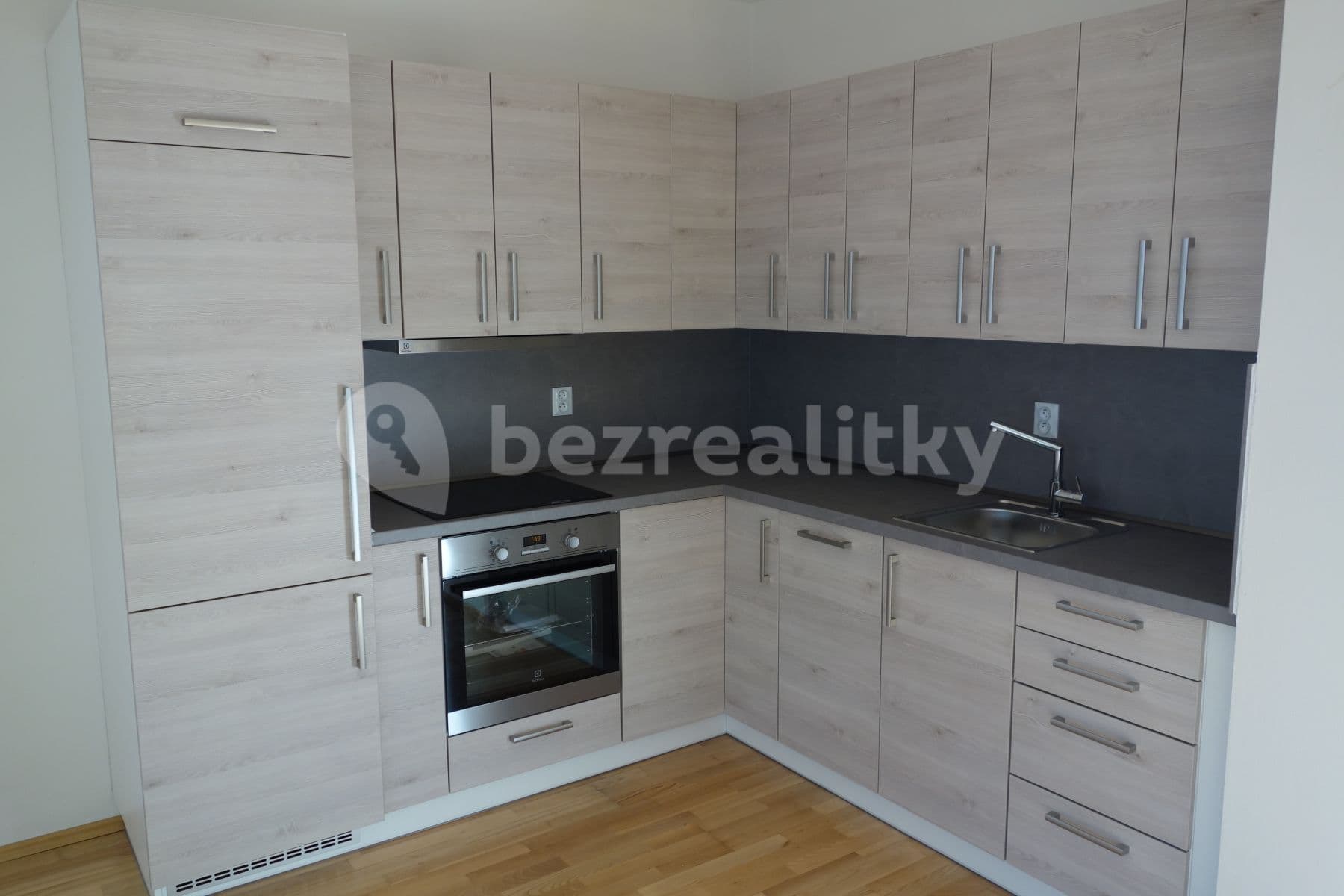 Pronájem bytu 2+kk 55 m², Jeseniova, Praha, Praha Pronájem bytu 2+kk 55 m², Jeseniova, Praha, Praha