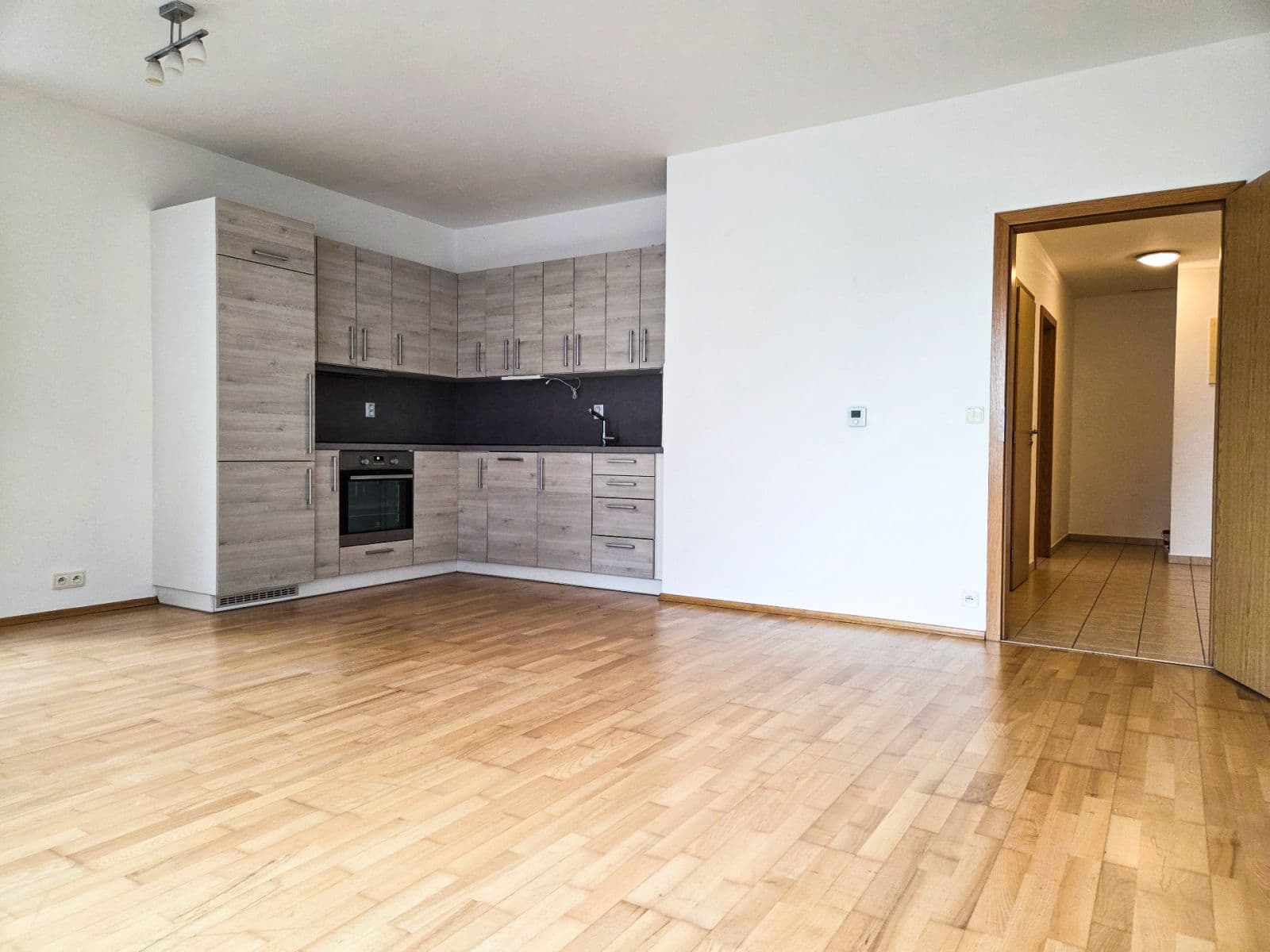 Pronájem bytu 2+kk 55 m², Jeseniova, Praha, Praha Pronájem bytu 2+kk 55 m², Jeseniova, Praha, Praha
