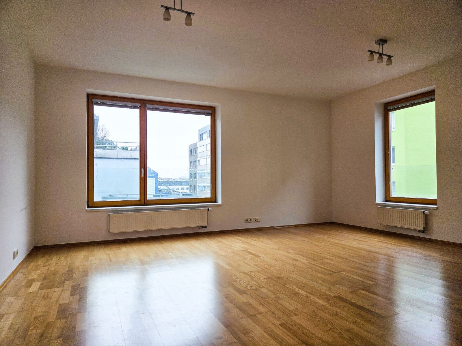 Pronájem bytu 2+kk 55 m², Jeseniova, Praha, Praha Pronájem bytu 2+kk 55 m², Jeseniova, Praha, Praha