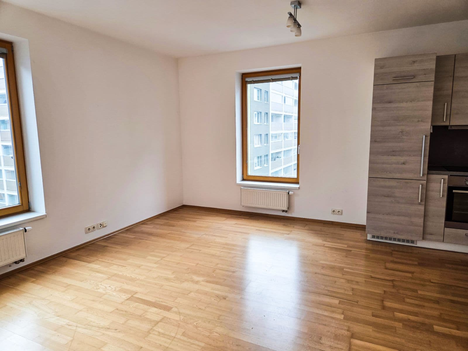 Pronájem bytu 2+kk 55 m², Jeseniova, Praha, Praha Pronájem bytu 2+kk 55 m², Jeseniova, Praha, Praha