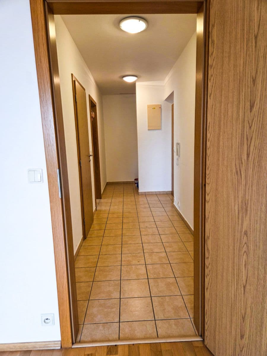 Pronájem bytu 2+kk 55 m², Jeseniova, Praha, Praha Pronájem bytu 2+kk 55 m², Jeseniova, Praha, Praha
