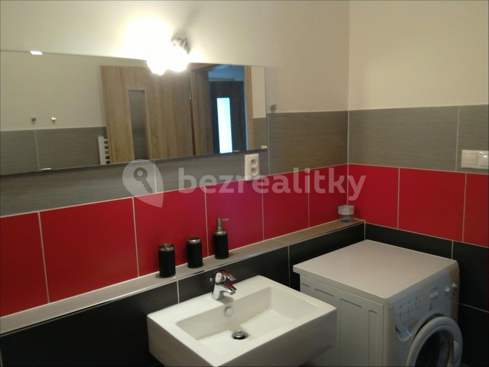 Pronájem bytu 1+kk 36 m², gen. Píky, Olomouc, Olomoucký kraj Pronájem bytu 1+kk 36 m², gen. Píky, Olomouc, Olomoucký kraj