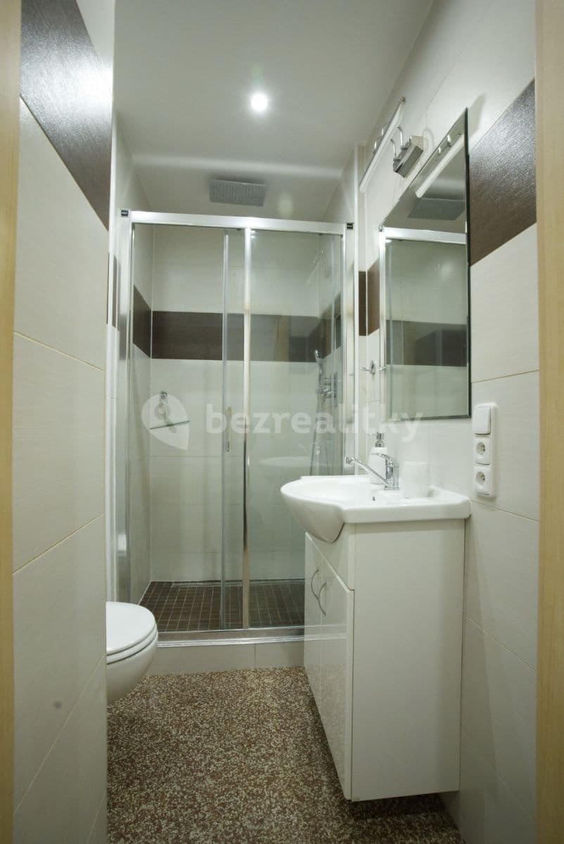 Pronájem bytu 2+kk 37 m², Tolstého, Ústí nad Labem, Ústecký kraj Pronájem bytu 2+kk 37 m², Tolstého, Ústí nad Labem, Ústecký kraj