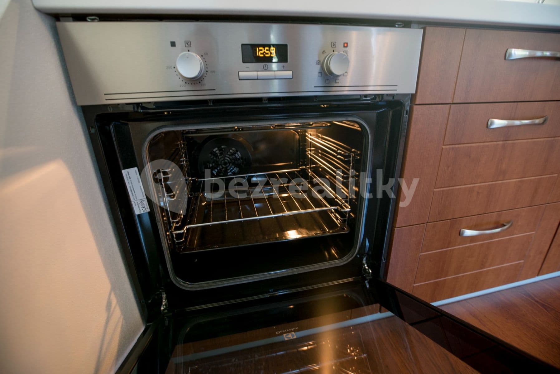 Pronájem bytu 2+kk 37 m², Tolstého, Ústí nad Labem, Ústecký kraj Pronájem bytu 2+kk 37 m², Tolstého, Ústí nad Labem, Ústecký kraj