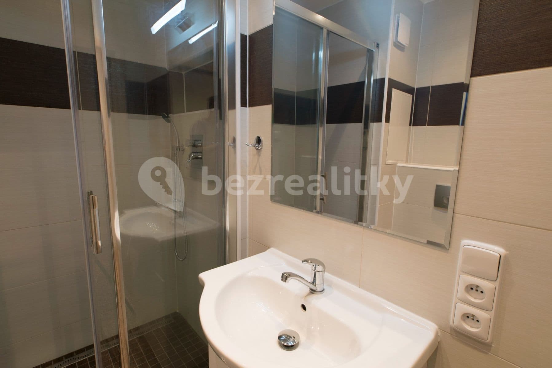 Pronájem bytu 2+kk 37 m², Tolstého, Ústí nad Labem, Ústecký kraj Pronájem bytu 2+kk 37 m², Tolstého, Ústí nad Labem, Ústecký kraj