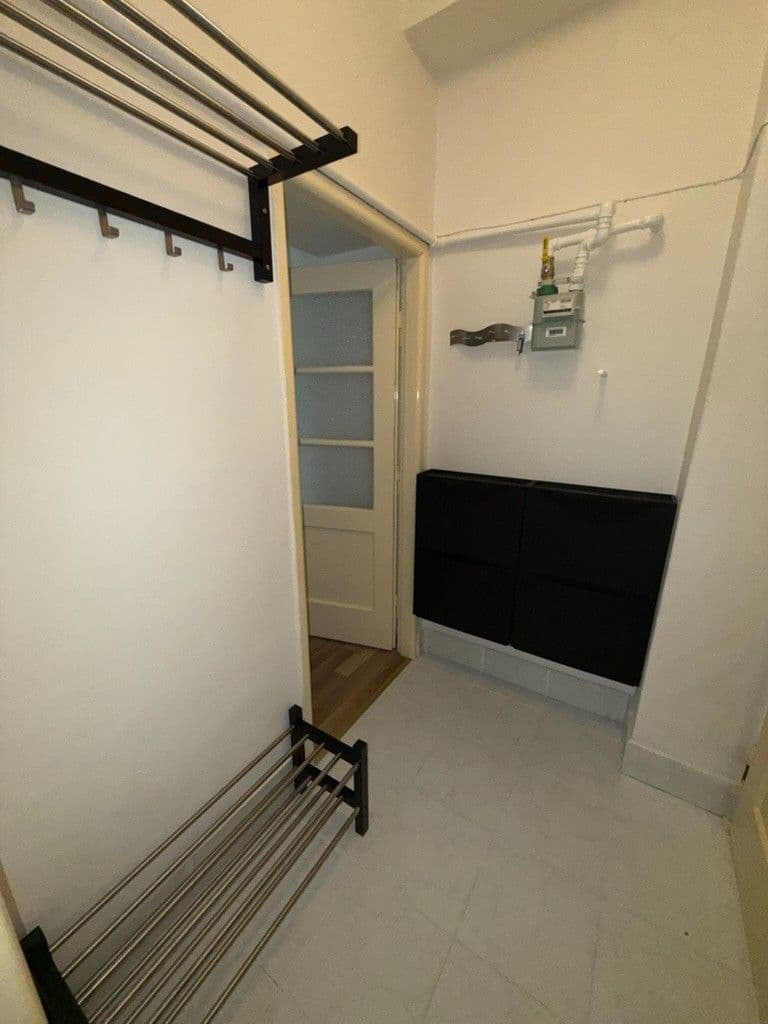 Pronájem bytu 2+kk 40 m², Humpolecká, Praha, Praha Pronájem bytu 2+kk 40 m², Humpolecká, Praha, Praha