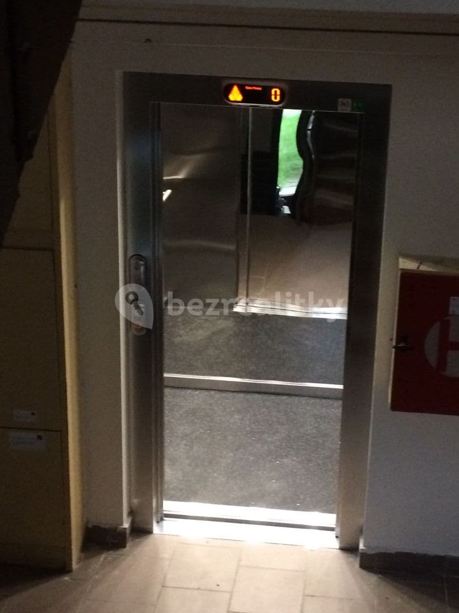 Pronájem bytu 1+kk 30 m², Semická, Praha, Praha Pronájem bytu 1+kk 30 m², Semická, Praha, Praha