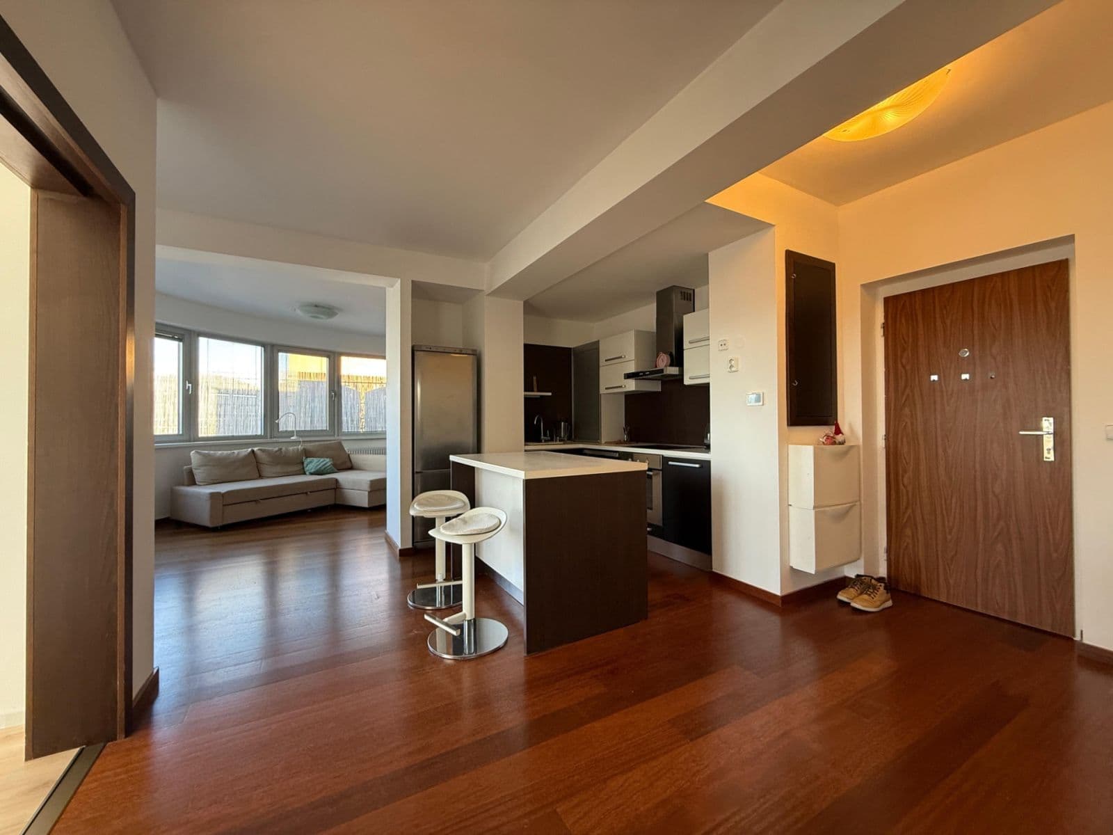 Pronájem bytu 3+kk 72 m², náměstí Míru, Kroměříž, Zlínský kraj Pronájem bytu 3+kk 72 m², náměstí Míru, Kroměříž, Zlínský kraj