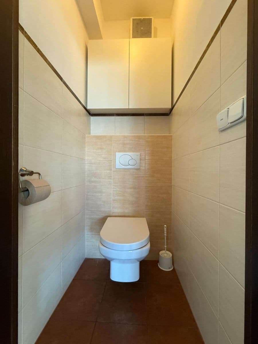 Pronájem bytu 3+kk 72 m², náměstí Míru, Kroměříž, Zlínský kraj Pronájem bytu 3+kk 72 m², náměstí Míru, Kroměříž, Zlínský kraj