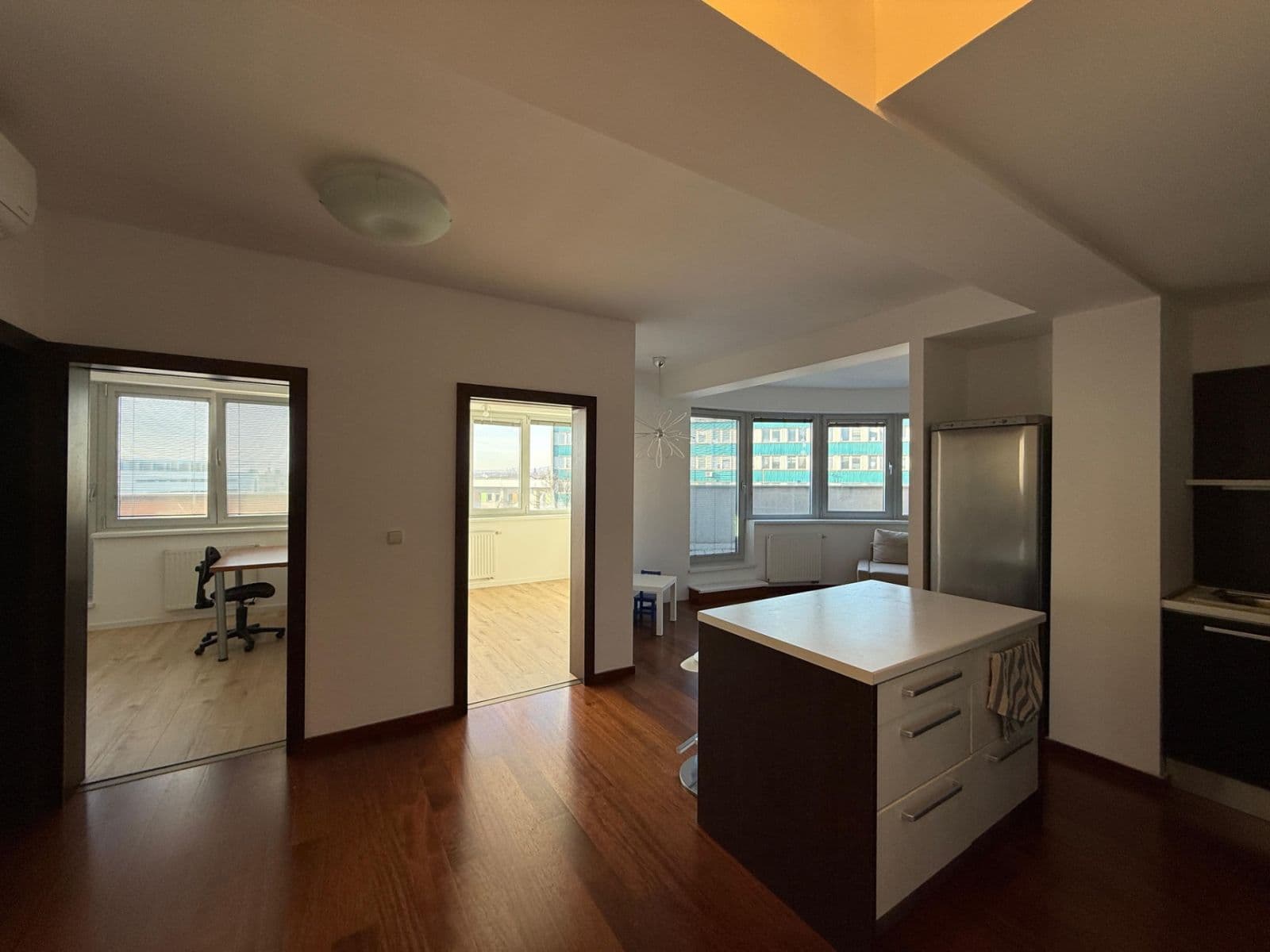 Pronájem bytu 3+kk 72 m², náměstí Míru, Kroměříž, Zlínský kraj Pronájem bytu 3+kk 72 m², náměstí Míru, Kroměříž, Zlínský kraj