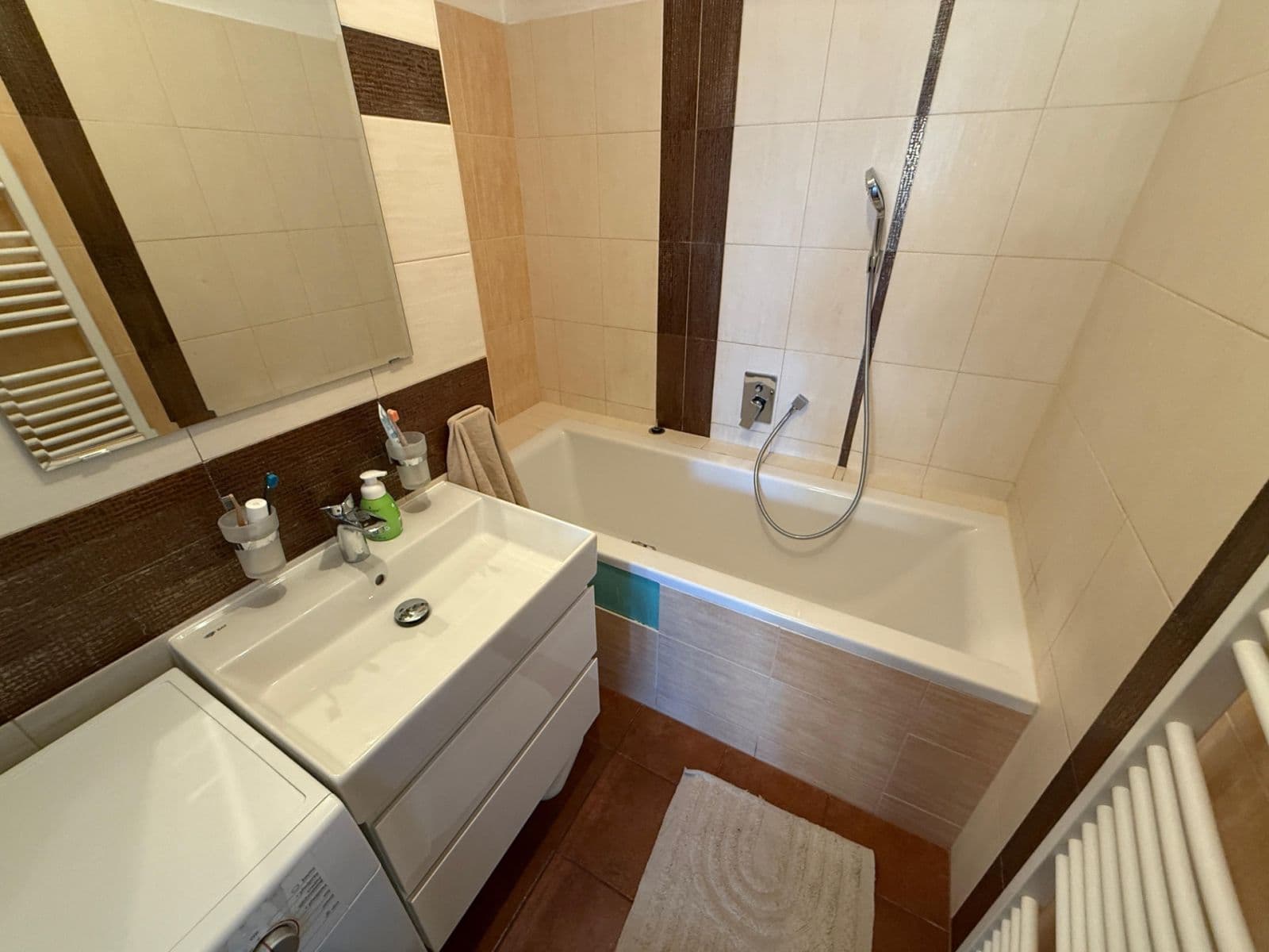 Pronájem bytu 3+kk 72 m², náměstí Míru, Kroměříž, Zlínský kraj Pronájem bytu 3+kk 72 m², náměstí Míru, Kroměříž, Zlínský kraj