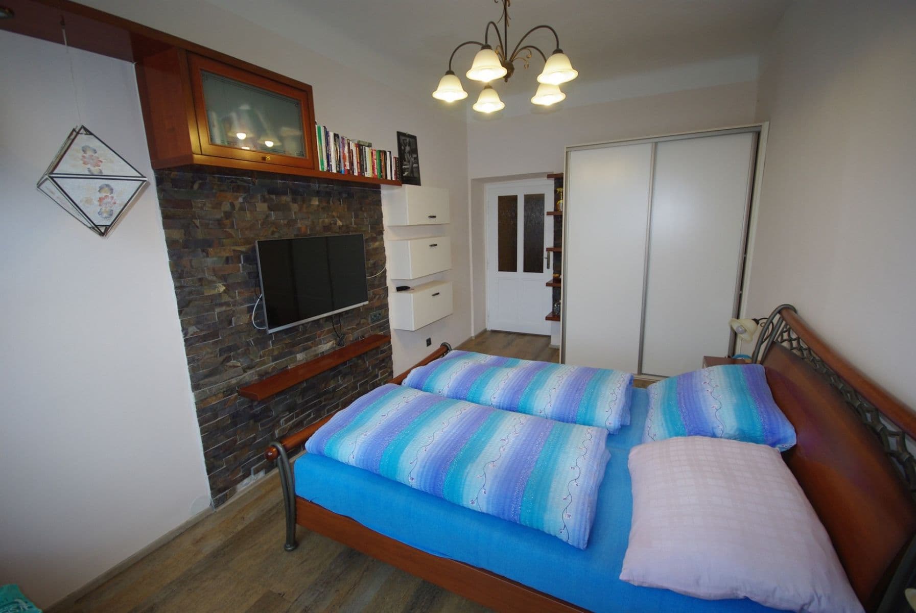 Pronájem bytu 2+1 66 m², V Mezihoří, Praha, Praha Pronájem bytu 2+1 66 m², V Mezihoří, Praha, Praha