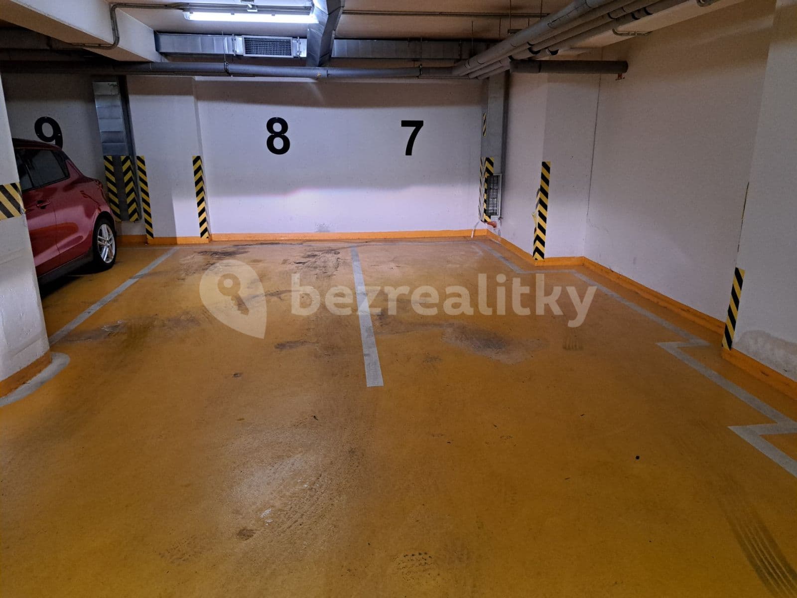 Pronájem garáže 13 m², Dalimilova, Praha, Praha Pronájem garáže 13 m², Dalimilova, Praha, Praha