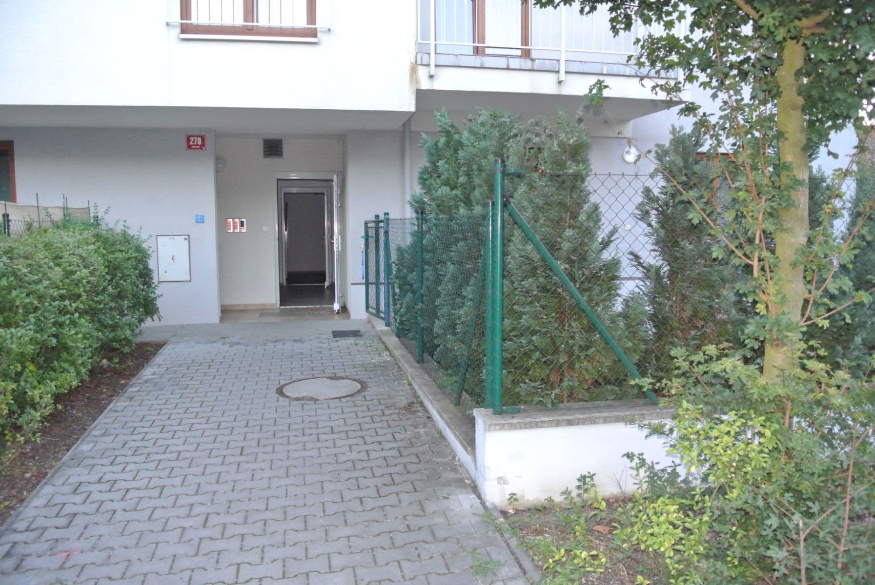 Pronájem bytu 2+kk 50 m², Lomená, Zbuzany, Středočeský kraj Pronájem bytu 2+kk 50 m², Lomená, Zbuzany, Středočeský kraj