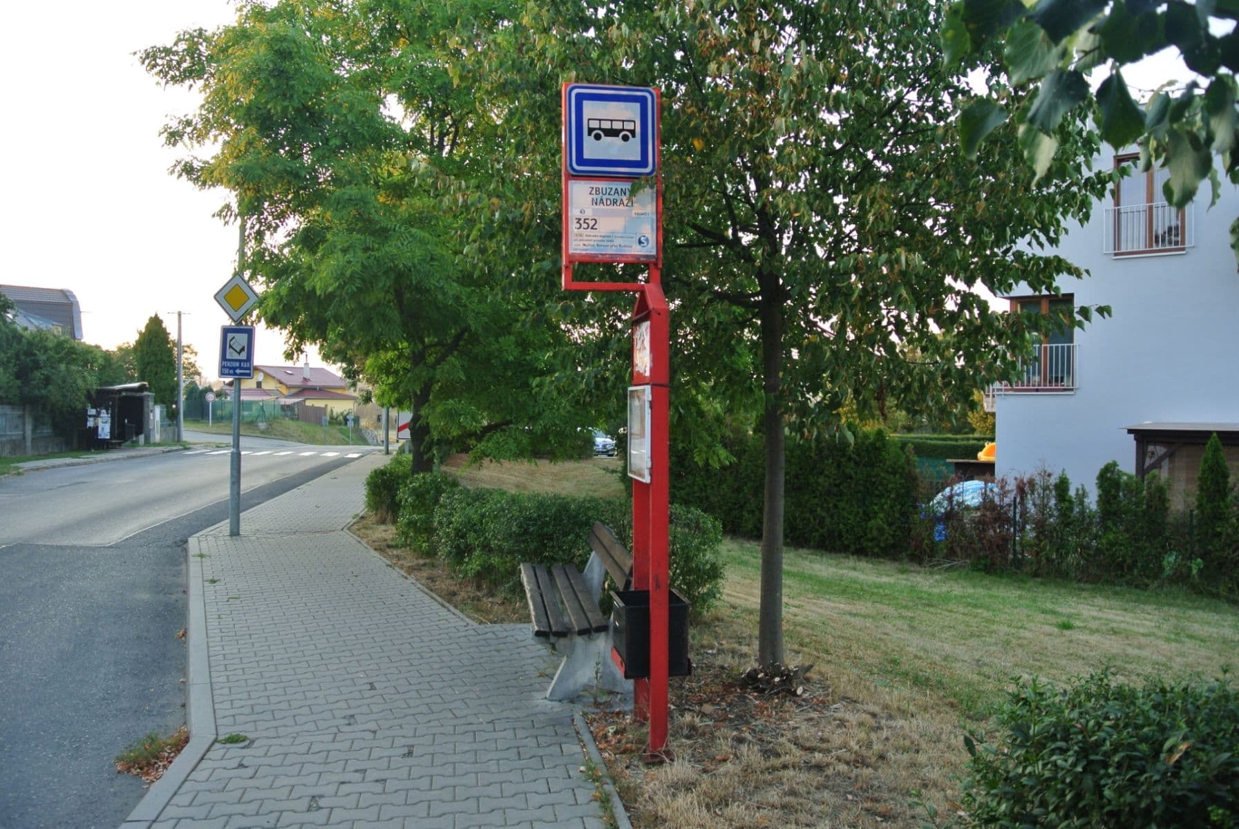 Pronájem bytu 2+kk 50 m², Lomená, Zbuzany, Středočeský kraj Pronájem bytu 2+kk 50 m², Lomená, Zbuzany, Středočeský kraj