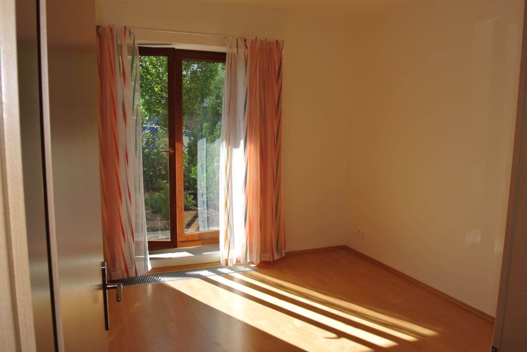 Pronájem bytu 2+kk 50 m², Lomená, Zbuzany, Středočeský kraj Pronájem bytu 2+kk 50 m², Lomená, Zbuzany, Středočeský kraj