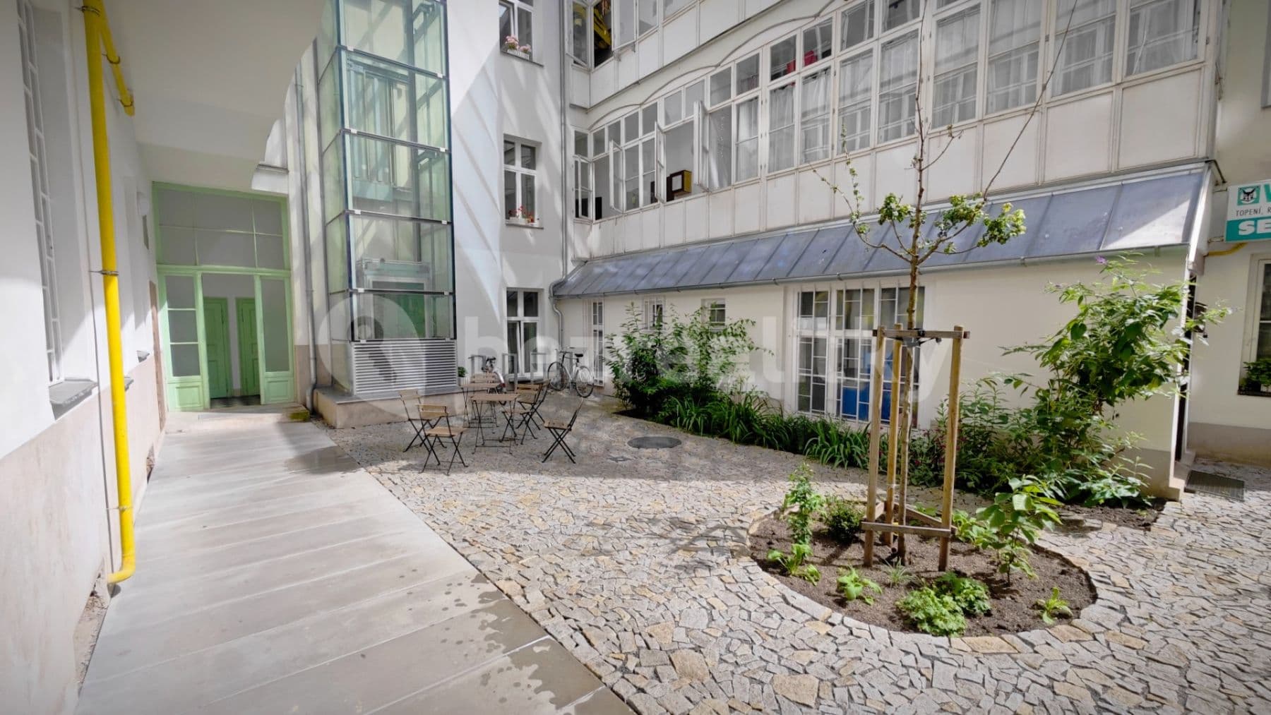 Pronájem bytu 1+1 49 m², Kamenická, Praha, Praha Pronájem bytu 1+1 49 m², Kamenická, Praha, Praha