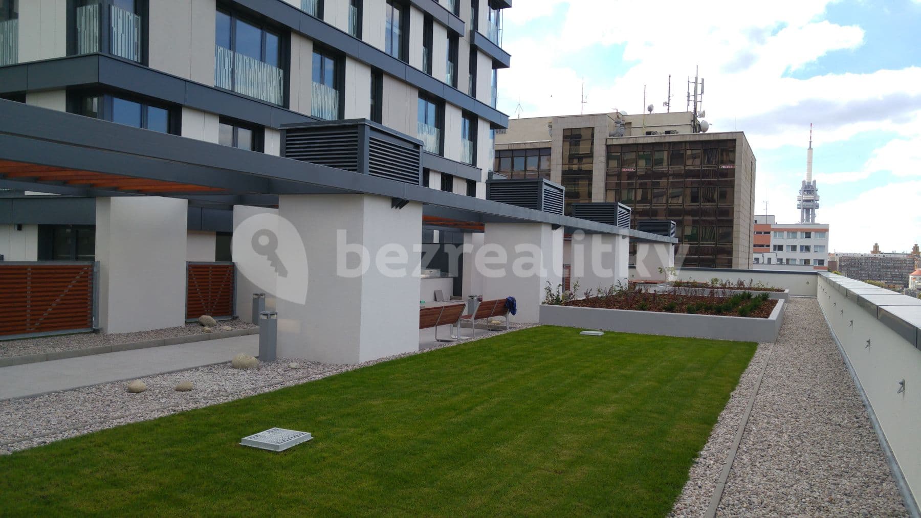 Pronájem bytu 1+kk 57 m², Olšanská, Praha, Praha Pronájem bytu 1+kk 57 m², Olšanská, Praha, Praha