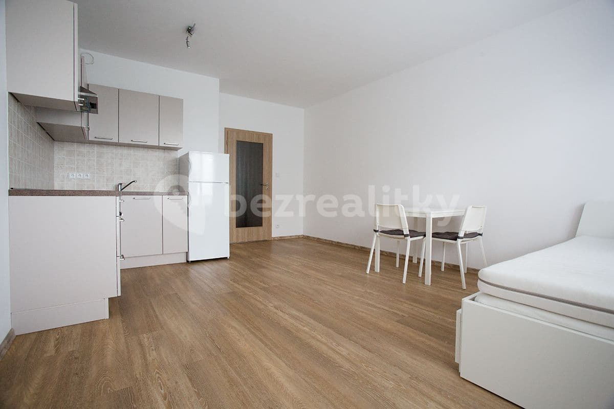 Pronájem bytu 1+kk 38 m², náměstí Junkových, Praha, Praha Pronájem bytu 1+kk 38 m², náměstí Junkových, Praha, Praha