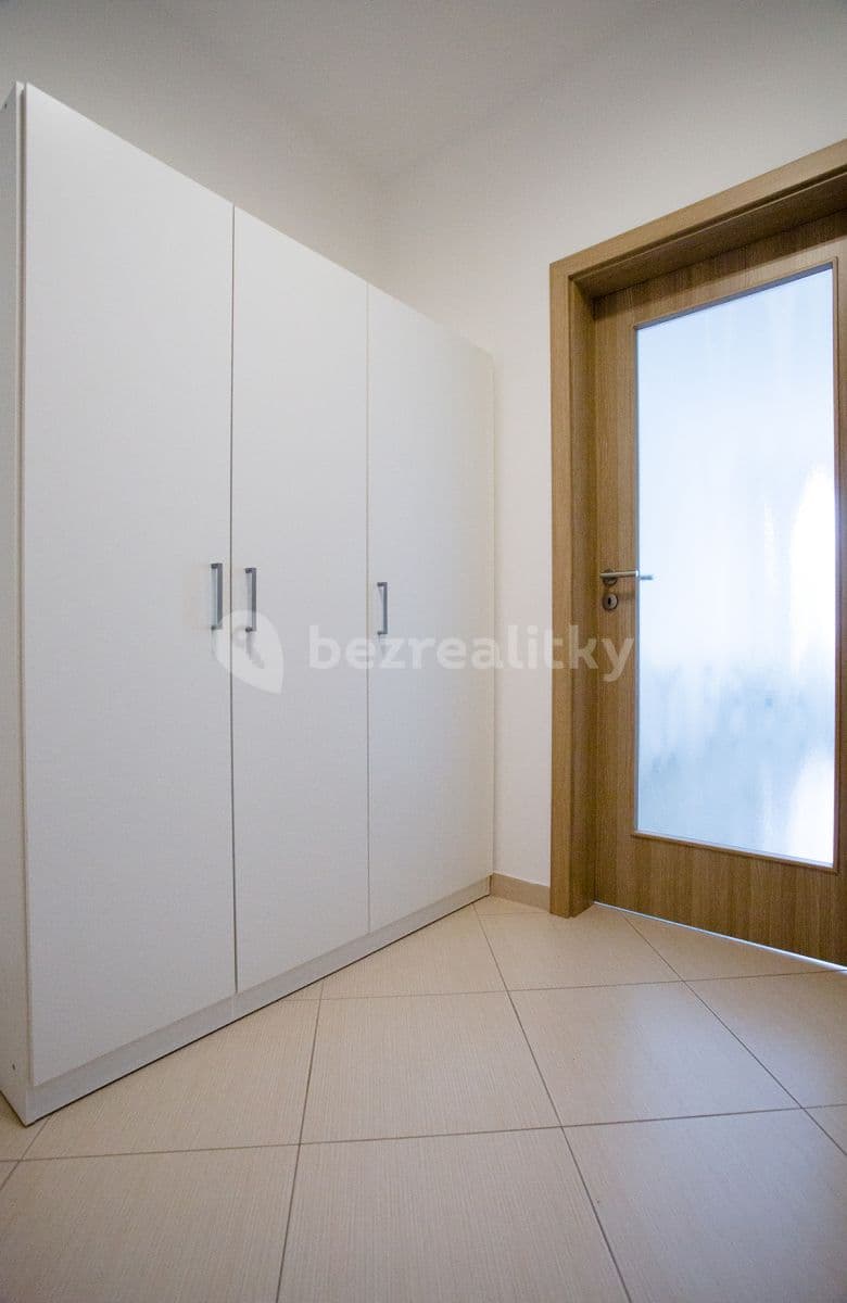 Pronájem bytu 1+kk 38 m², náměstí Junkových, Praha, Praha Pronájem bytu 1+kk 38 m², náměstí Junkových, Praha, Praha