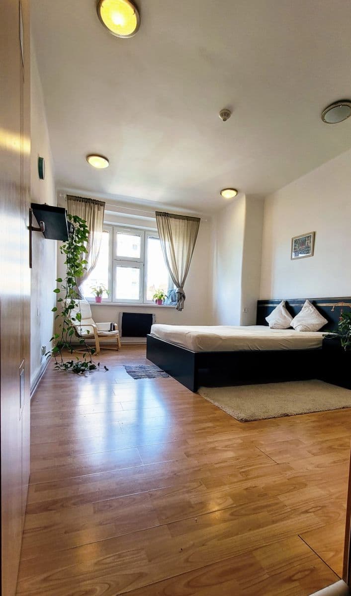 Pronájem bytu 2+kk 54 m², Argentinská, Praha, Praha Pronájem bytu 2+kk 54 m², Argentinská, Praha, Praha