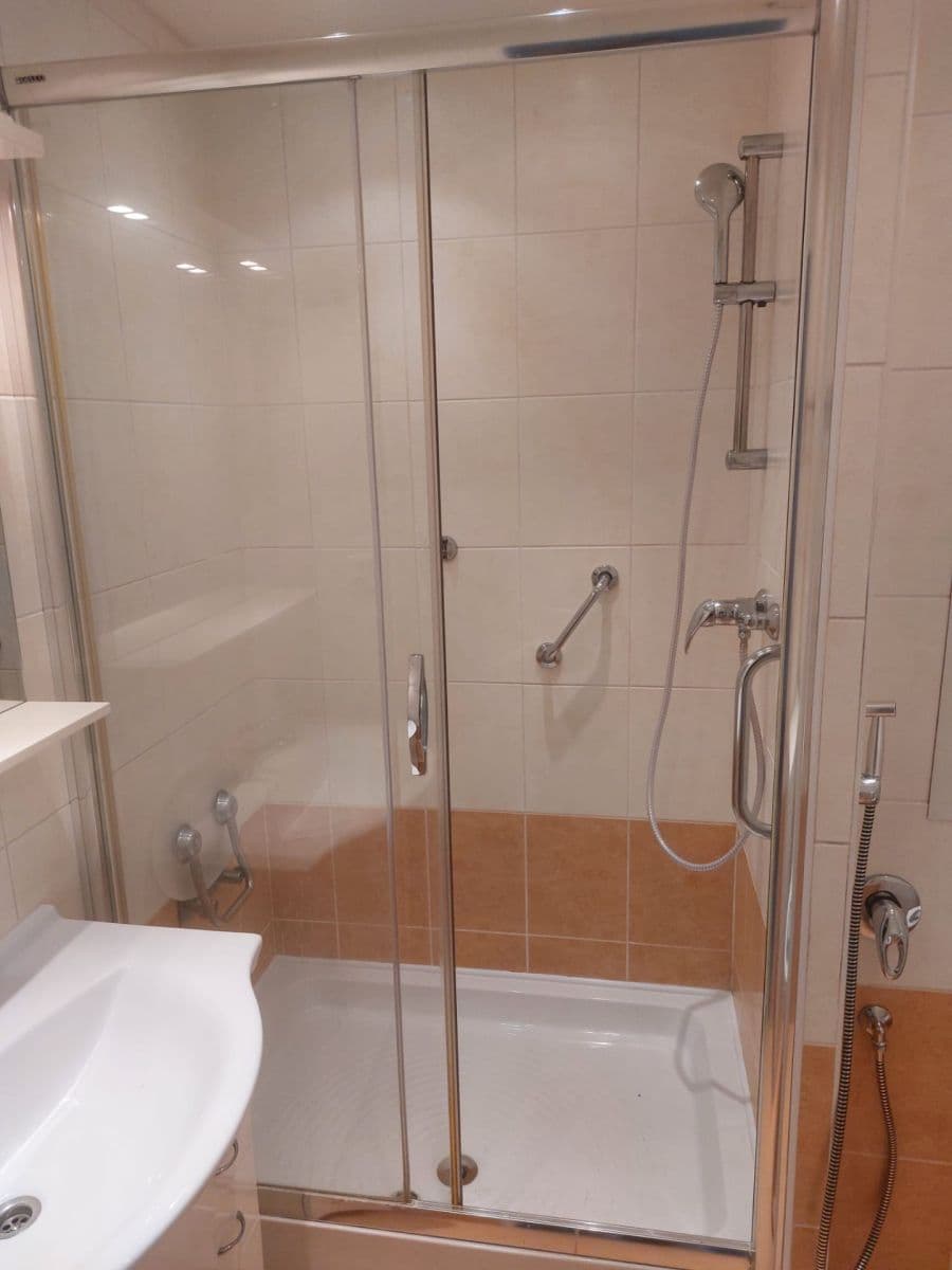 Pronájem bytu 2+kk 40 m², Leopoldova, Praha, Praha Pronájem bytu 2+kk 40 m², Leopoldova, Praha, Praha