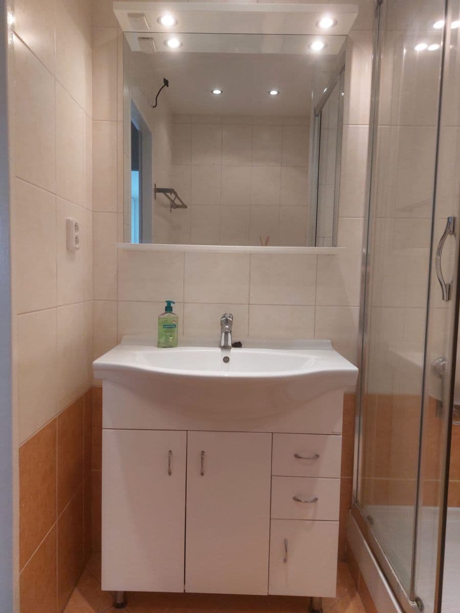 Pronájem bytu 2+kk 40 m², Leopoldova, Praha, Praha Pronájem bytu 2+kk 40 m², Leopoldova, Praha, Praha