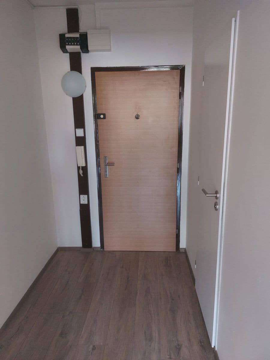 Pronájem bytu 2+kk 40 m², Leopoldova, Praha, Praha Pronájem bytu 2+kk 40 m², Leopoldova, Praha, Praha