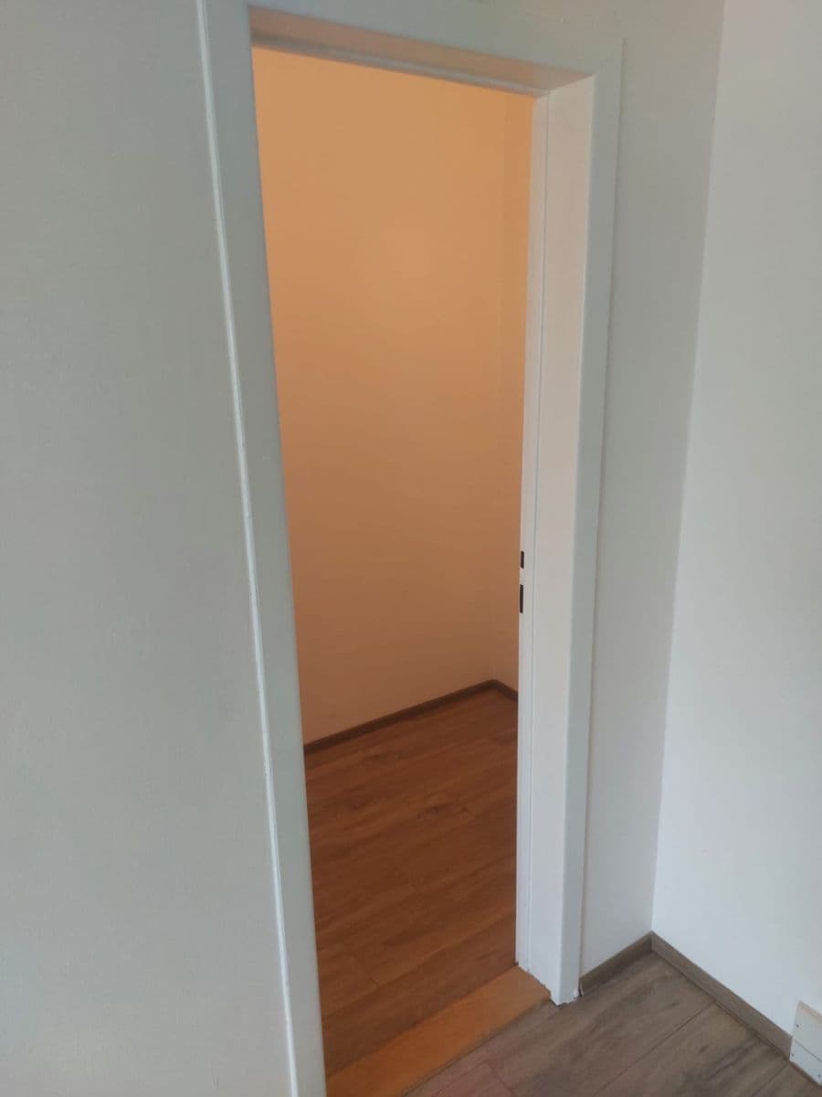 Pronájem bytu 2+kk 40 m², Leopoldova, Praha, Praha Pronájem bytu 2+kk 40 m², Leopoldova, Praha, Praha